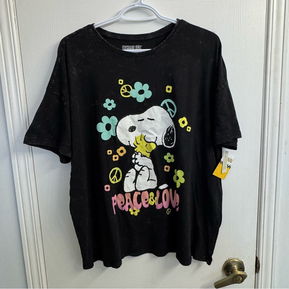 Peanuts Snoopy Peace & Love Floral Tie Dye T-Shirt M NWT Vintage Graphic Tee